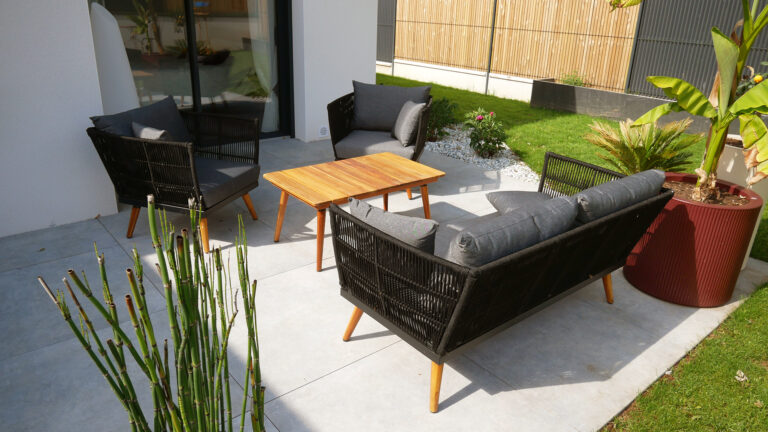 Pose de carrelage exterieur sur une terrasse à Baud