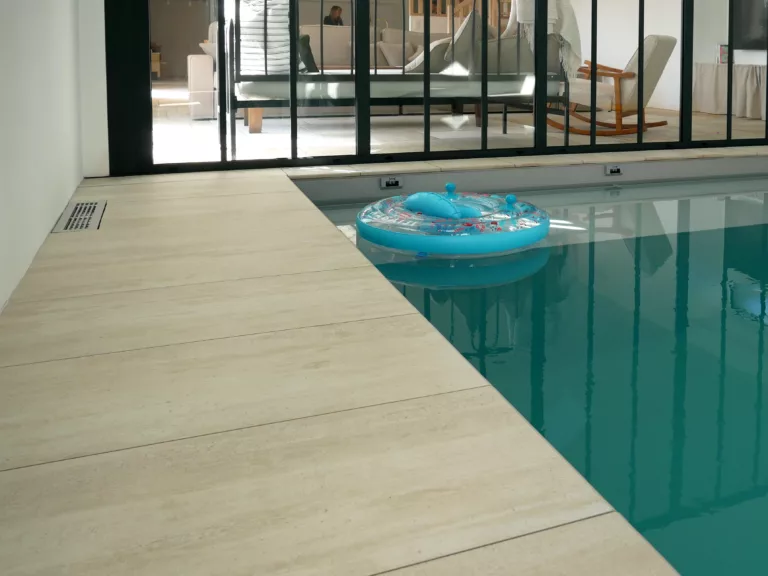 Pose carrelage terrasse piscine à Naizin